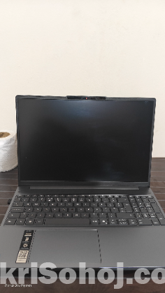 Lenevo Ideapad slim 3 15I4H8 On sell